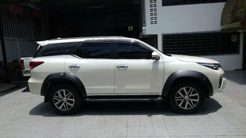 Cool Design Top Selling Injection ABS Wheel Fender for Fortuner 2016~on