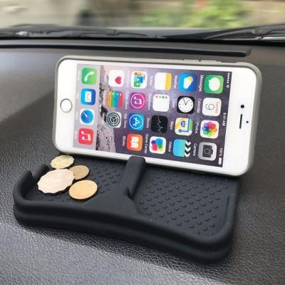 China Factory Provide High Quality PVC Rubber Anti Slip Mat with Car Logo for Phone